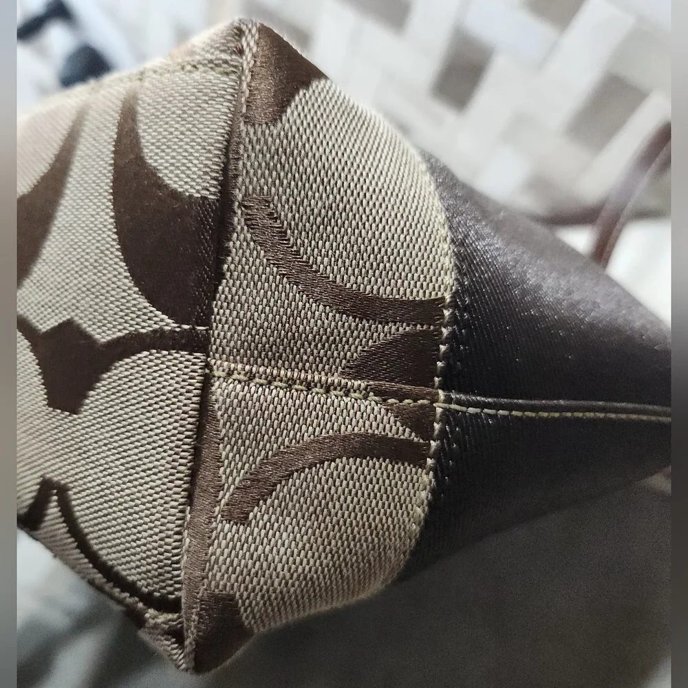 Coach Purse (2007), Excellent Condition!! Beautiful Interior Colors 👜 - Picture 8 of 12